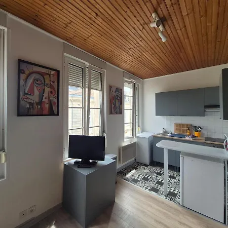 Eve Apartment, Wi-fi, Spacious Daire *